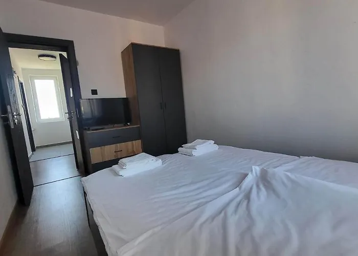 Q аpartment Apartament Carewo